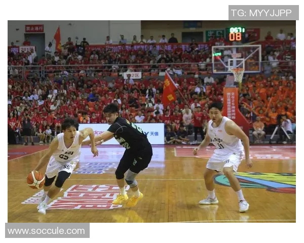 周敏专访：从青涩少年到篮球巨星的奋斗与成长之路